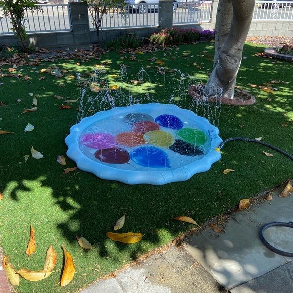 Splashez Color Balloons Sprinkler Pool - Picture 4 of 5